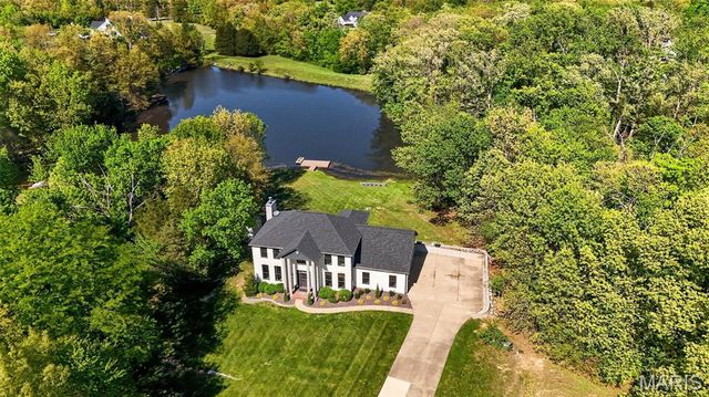 4 Lakeway Court, Defiance, MO 63341