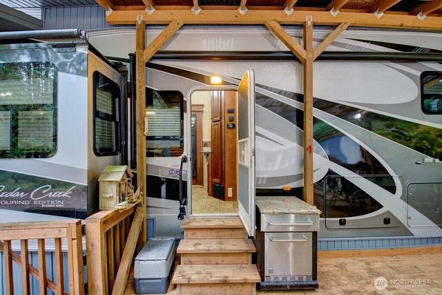 245 Schinn Canyon Court, Deming, WA 98244