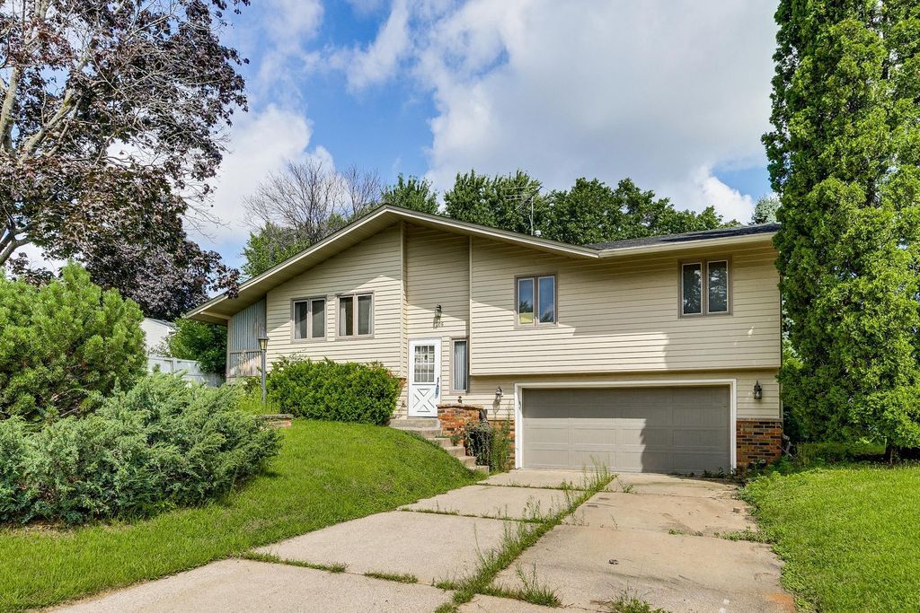 1706 2nd Street N, South Saint Paul, MN 55075