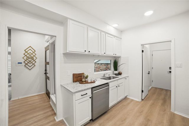 8320 Greenslope DR B, Austin, TX 78759