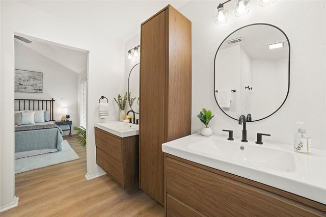 8320 Greenslope DR B, Austin, TX 78759