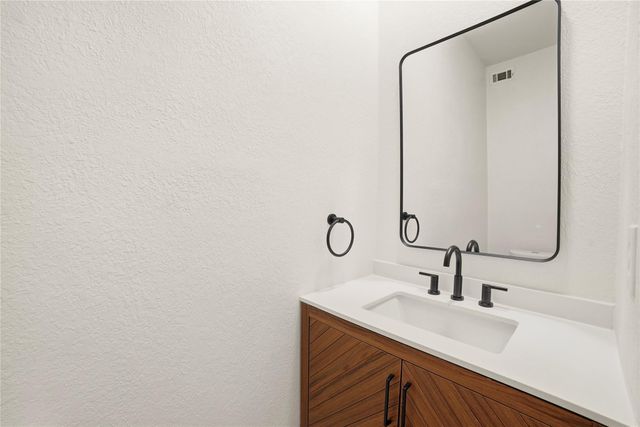 8320 Greenslope DR B, Austin, TX 78759