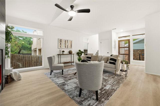 8320 Greenslope DR B, Austin, TX 78759