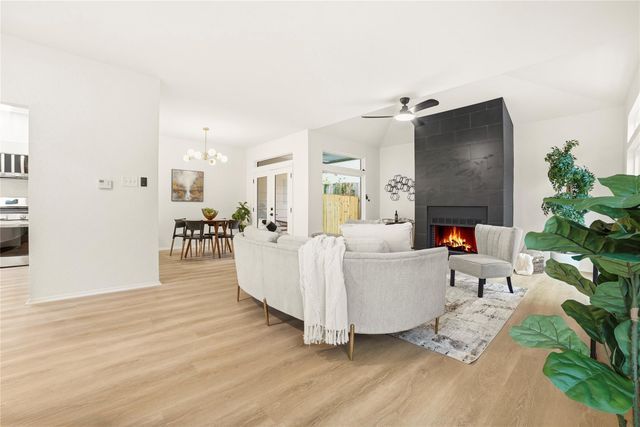 8320 Greenslope DR B, Austin, TX 78759