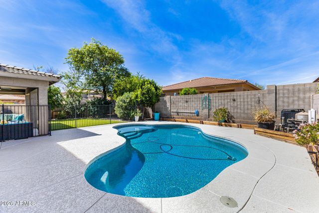 16788 W TETHER Trail, Surprise, AZ 85387