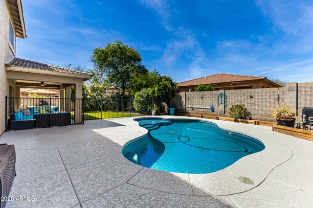 16788 W TETHER Trail, Surprise, AZ 85387