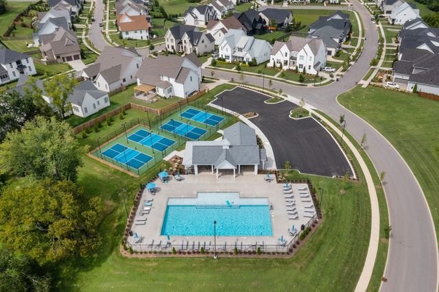 2093 Conductor Ln, Thompsons Station, TN 37179