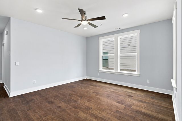 2093 Conductor Ln, Thompsons Station, TN 37179