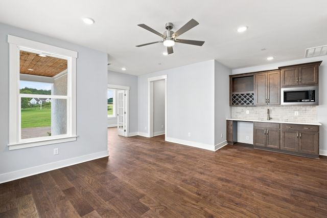 2093 Conductor Ln, Thompsons Station, TN 37179