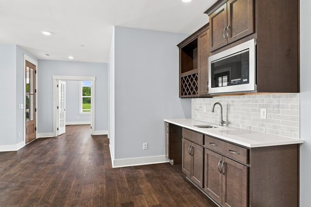 2093 Conductor Ln, Thompsons Station, TN 37179