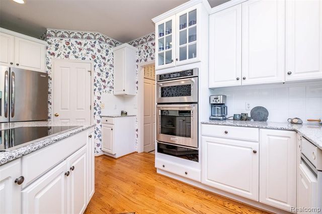 21579 Trent Court, Novi, MI 48375