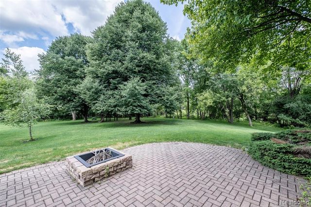 21579 Trent Court, Novi, MI 48375