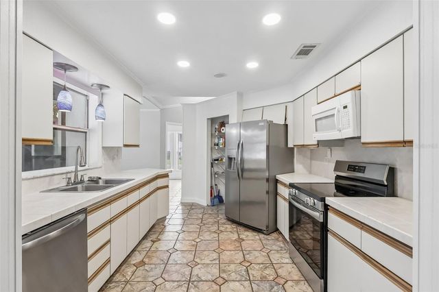 117 HOMEWOOD DRIVE, Winter Haven, FL 33880