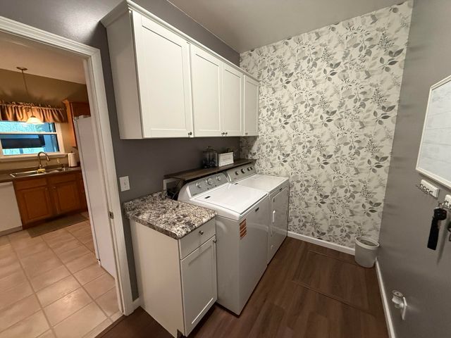 1044 Metz Court, Hobart, IN 46342