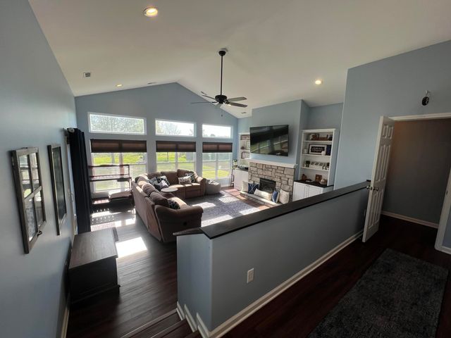 1044 Metz Court, Hobart, IN 46342