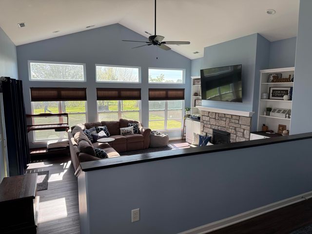 1044 Metz Court, Hobart, IN 46342