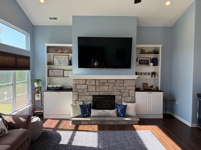1044 Metz Court, Hobart, IN 46342