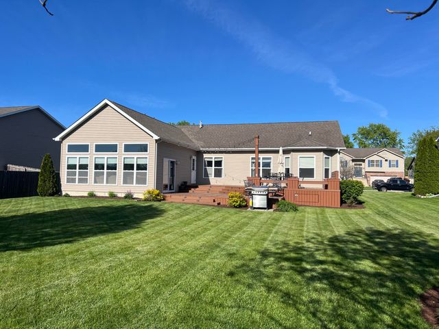 1044 Metz Court, Hobart, IN 46342