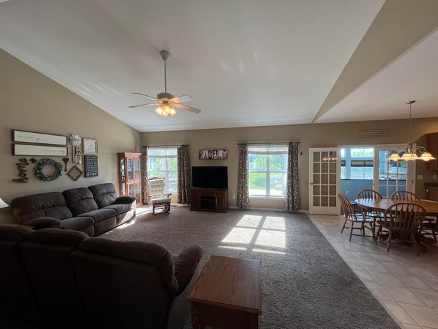 1044 Metz Court, Hobart, IN 46342