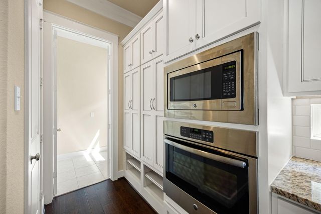 14 Kendrick Pines Boulevard, The Woodlands, TX 77389