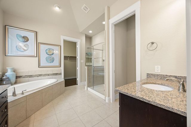 14 Kendrick Pines Boulevard, The Woodlands, TX 77389