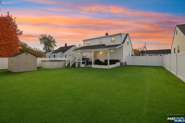 28 South Drive, Rochelle Park, NJ 07662