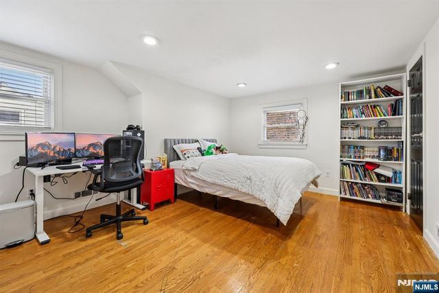 28 South Drive, Rochelle Park, NJ 07662