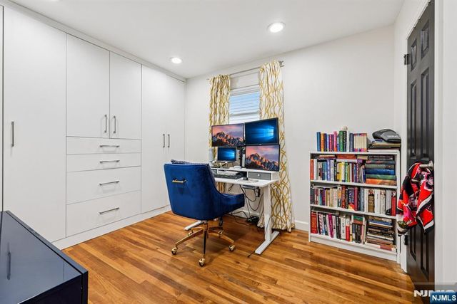 28 South Drive, Rochelle Park, NJ 07662