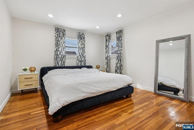 28 South Drive, Rochelle Park, NJ 07662