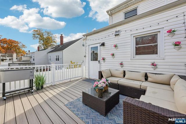 28 South Drive, Rochelle Park, NJ 07662