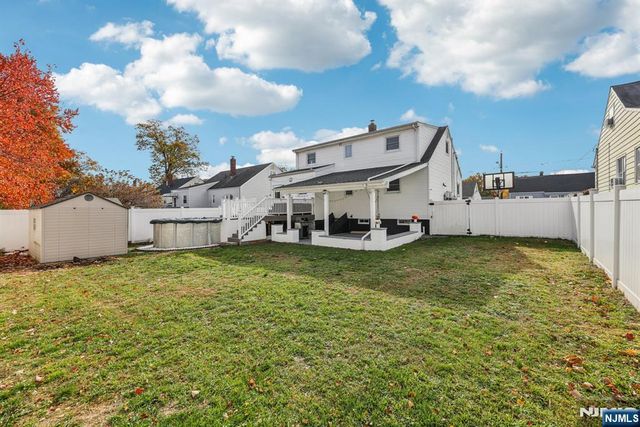 28 South Drive, Rochelle Park, NJ 07662