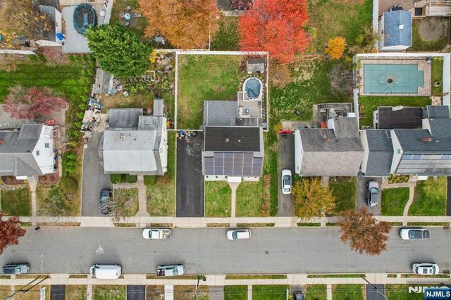 28 South Drive, Rochelle Park, NJ 07662