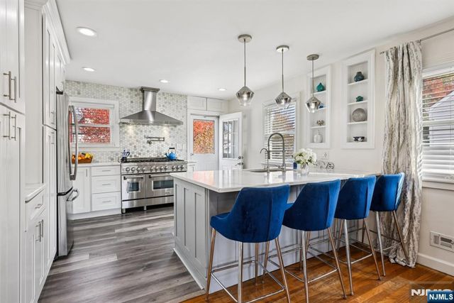 28 South Drive, Rochelle Park, NJ 07662