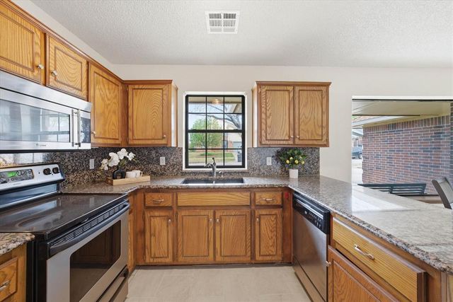 1100 David Road, Moore, OK 73160