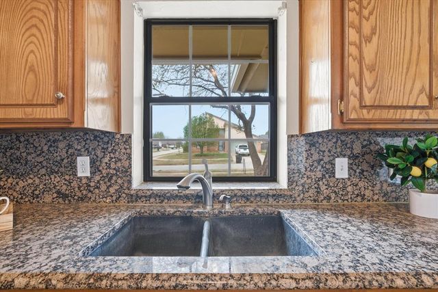 1100 David Road, Moore, OK 73160