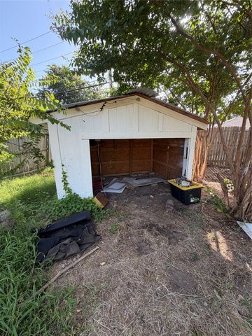 715 Scott Drive, Arlington, TX 76012