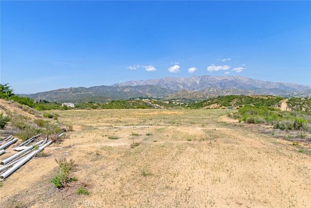 39501 Eastview Court, Yucaipa, CA 92399