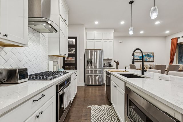 17716 Shumard Oak Drive, Dallas, TX 75252