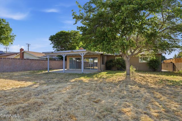 42244 W 55th Street, Quartz Hill, CA 93536