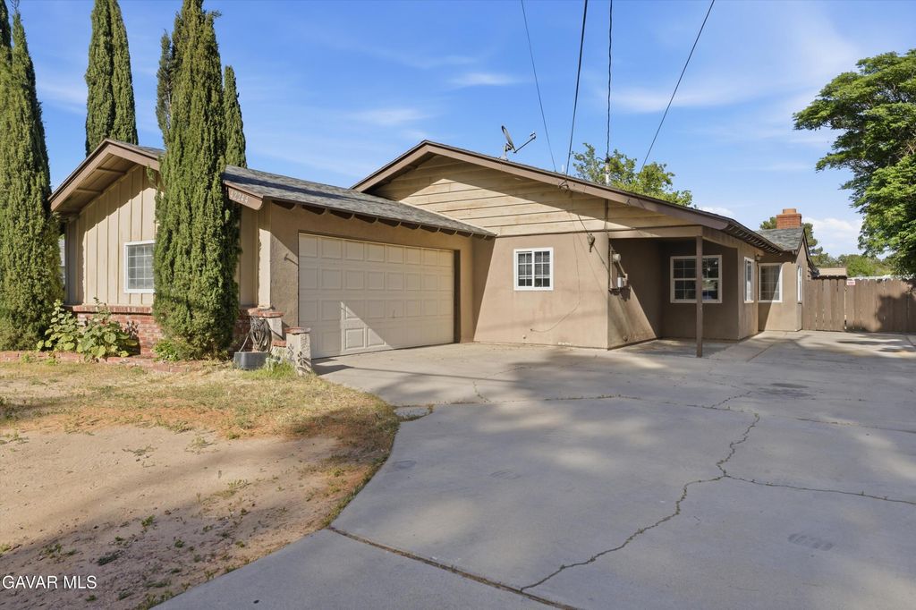 42244 W 55th Street, Quartz Hill, CA 93536