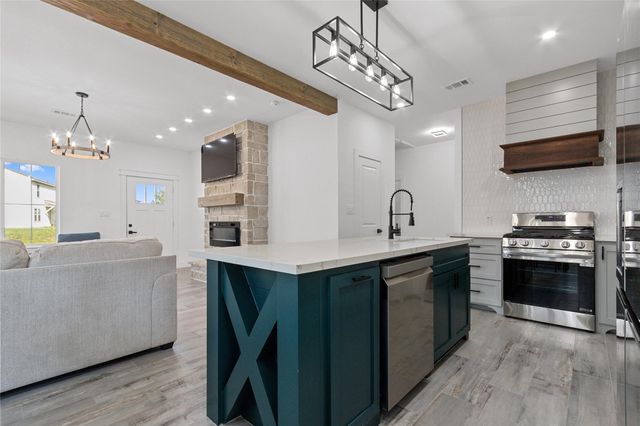 191 Road 51022, Cleveland, TX 77327