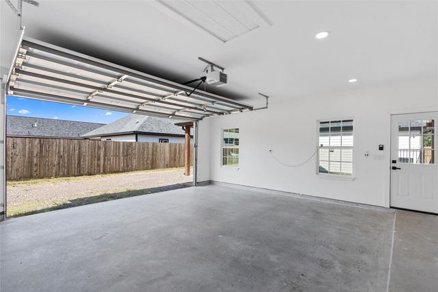 191 Road 51022, Cleveland, TX 77327