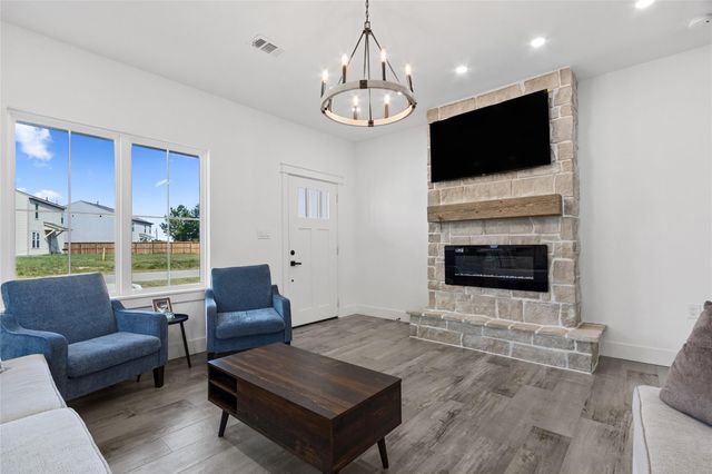 191 Road 51022, Cleveland, TX 77327