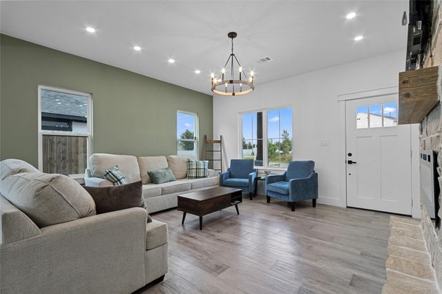 191 Road 51022, Cleveland, TX 77327