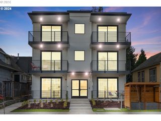 121 N Going St 202, Portland, OR 97217