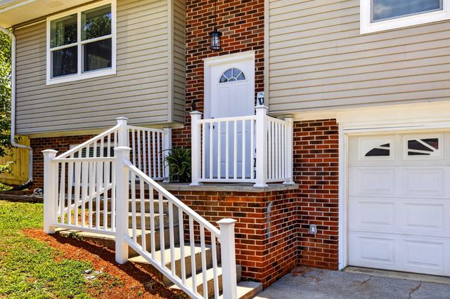 235 Oak Grove Road, Madisonville, TN 37354
