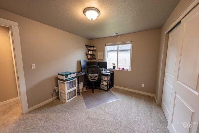 1398 W Woodpine St, Meridian, ID 83646