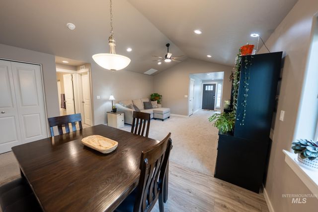 1398 W Woodpine St, Meridian, ID 83646