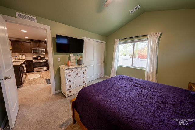 1398 W Woodpine St, Meridian, ID 83646