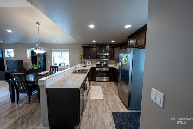 1398 W Woodpine St, Meridian, ID 83646